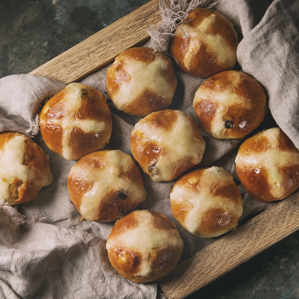 Delicious Chocolate Orange Hot Cross Buns recipe made with our Brazilian Orange Oil and Chocolate Flavour.